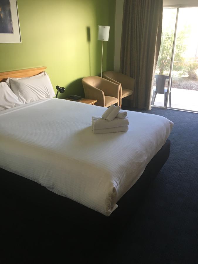 Ibis Styles Alice Springs Oasis Hotell Exteriör bild